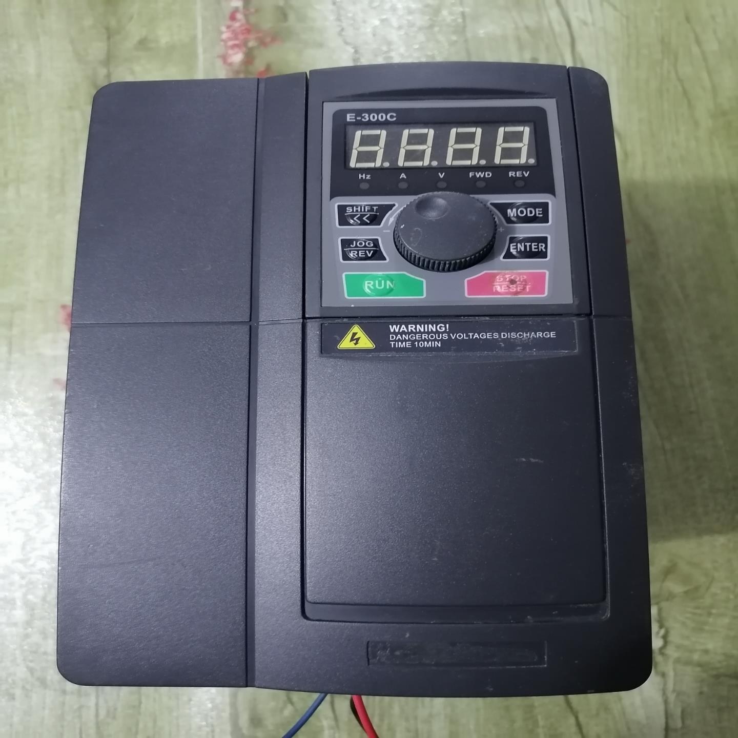 INVERTER紫日变频器， E-300C   型号ZVF3