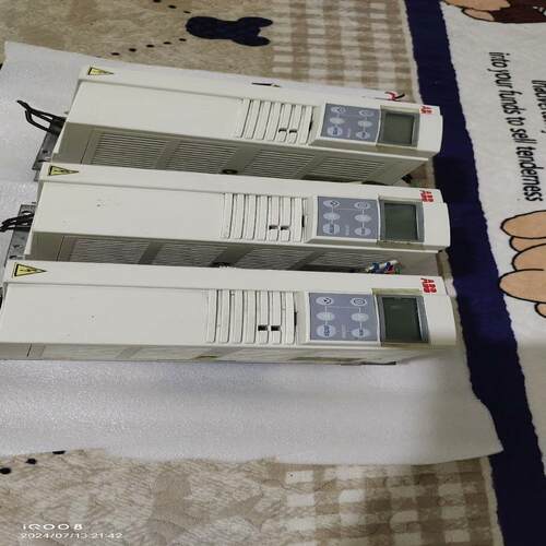 （设备配件）ABB变频器acs143-2k7-3-c，成色漂亮，有要的联