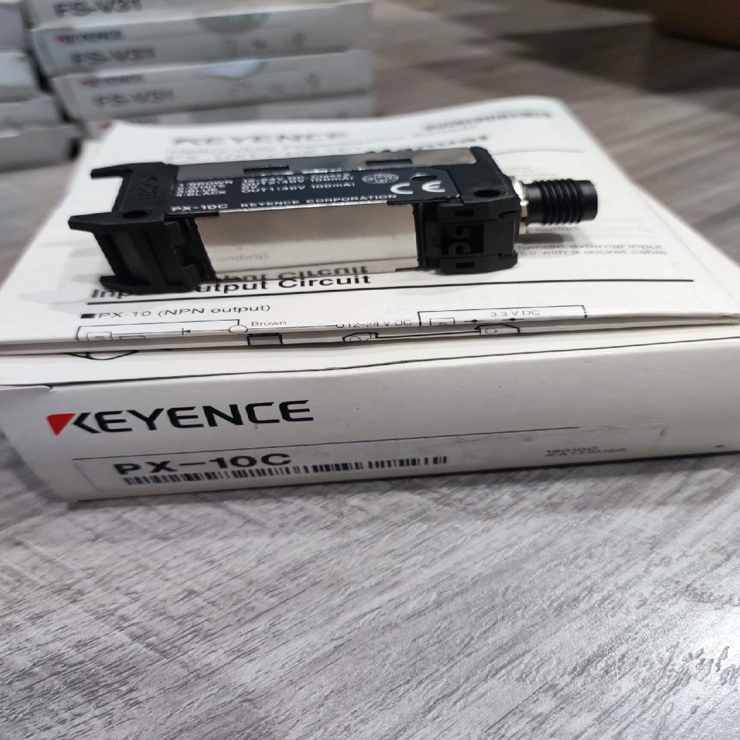 基恩士PX-10C*1个