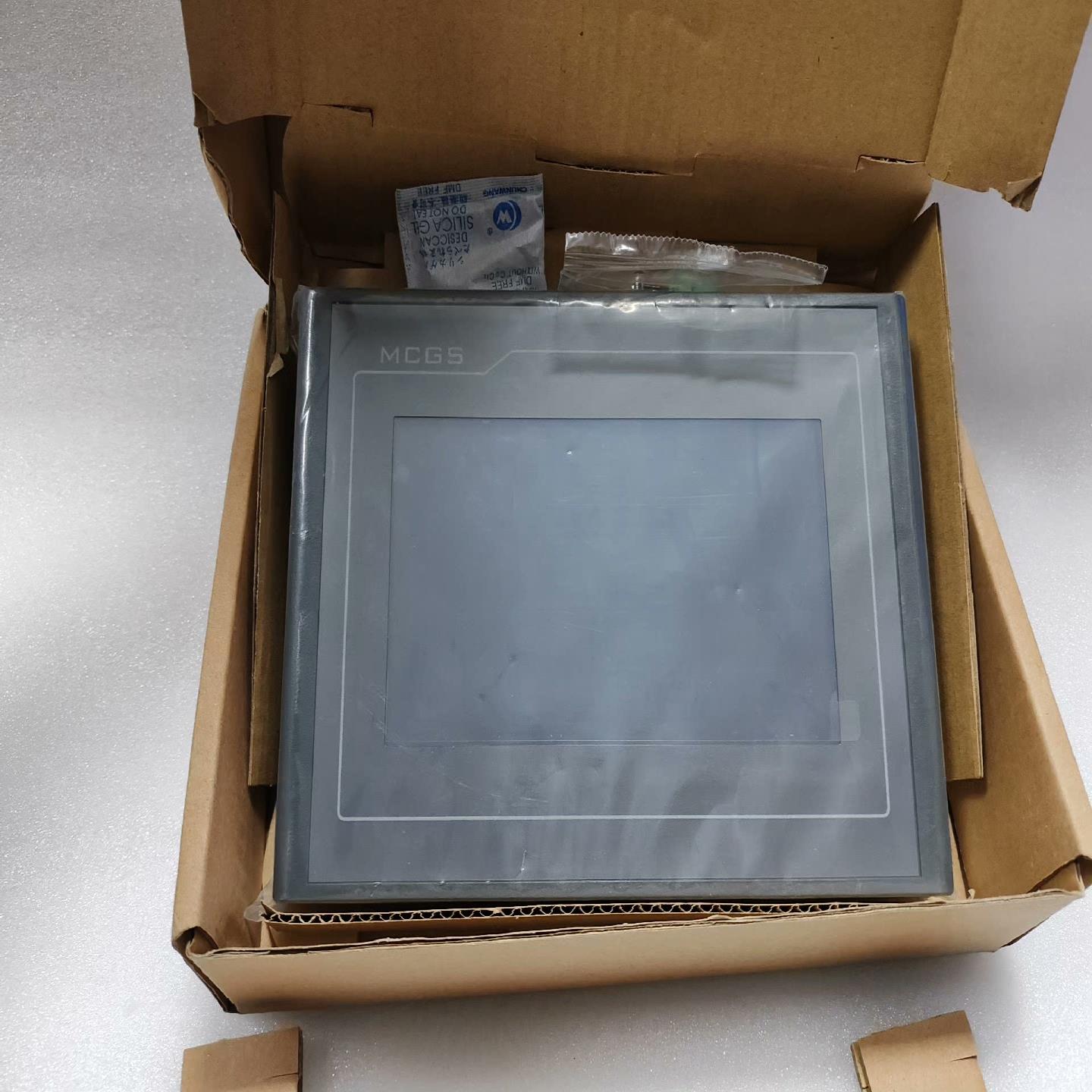 库存 昆仑通态 TPC7072Gt，带232/422/485