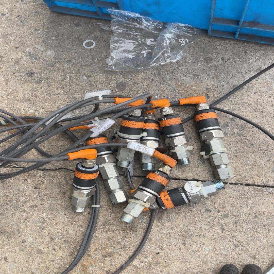 德国IFM易福门直观开关点设定压力传感器PK5524，/60