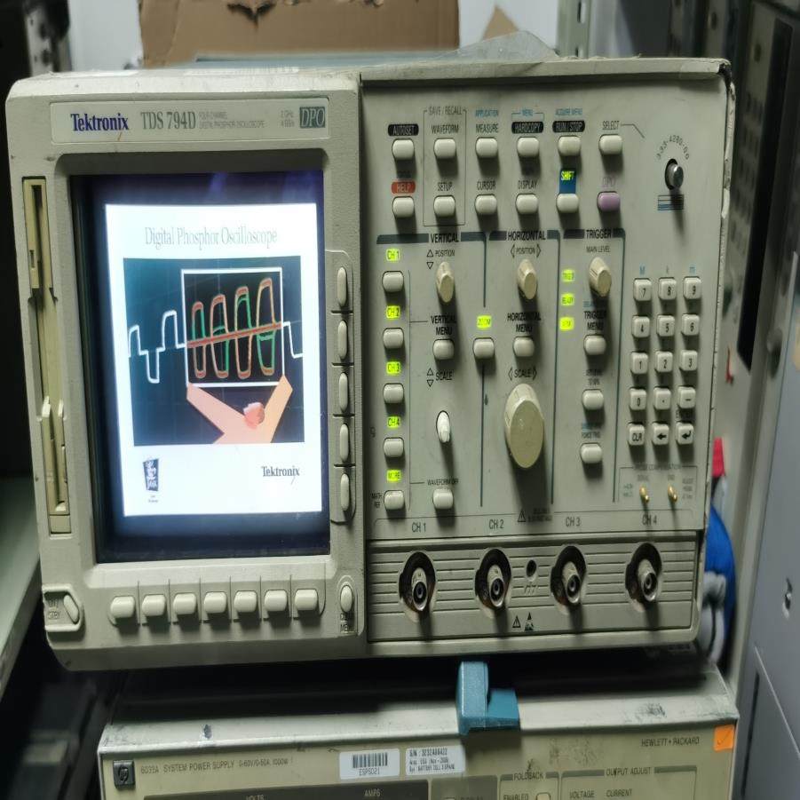 示波器TDS794D。频率2GHZ4GS/S.开机初始化失败