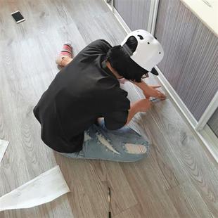 仿木纹PVC自粘地板革家用免胶地板贴纸加厚耐磨防水卧室水泥地胶