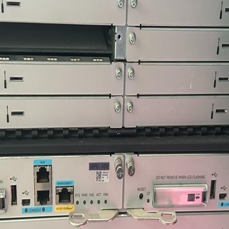 华三MSR5660路由器，成色不错！已经恢复出厂！需要联系！