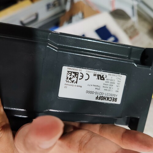 倍福电机AM8031-0D10-0000实物如图没有外包装了 ~议价