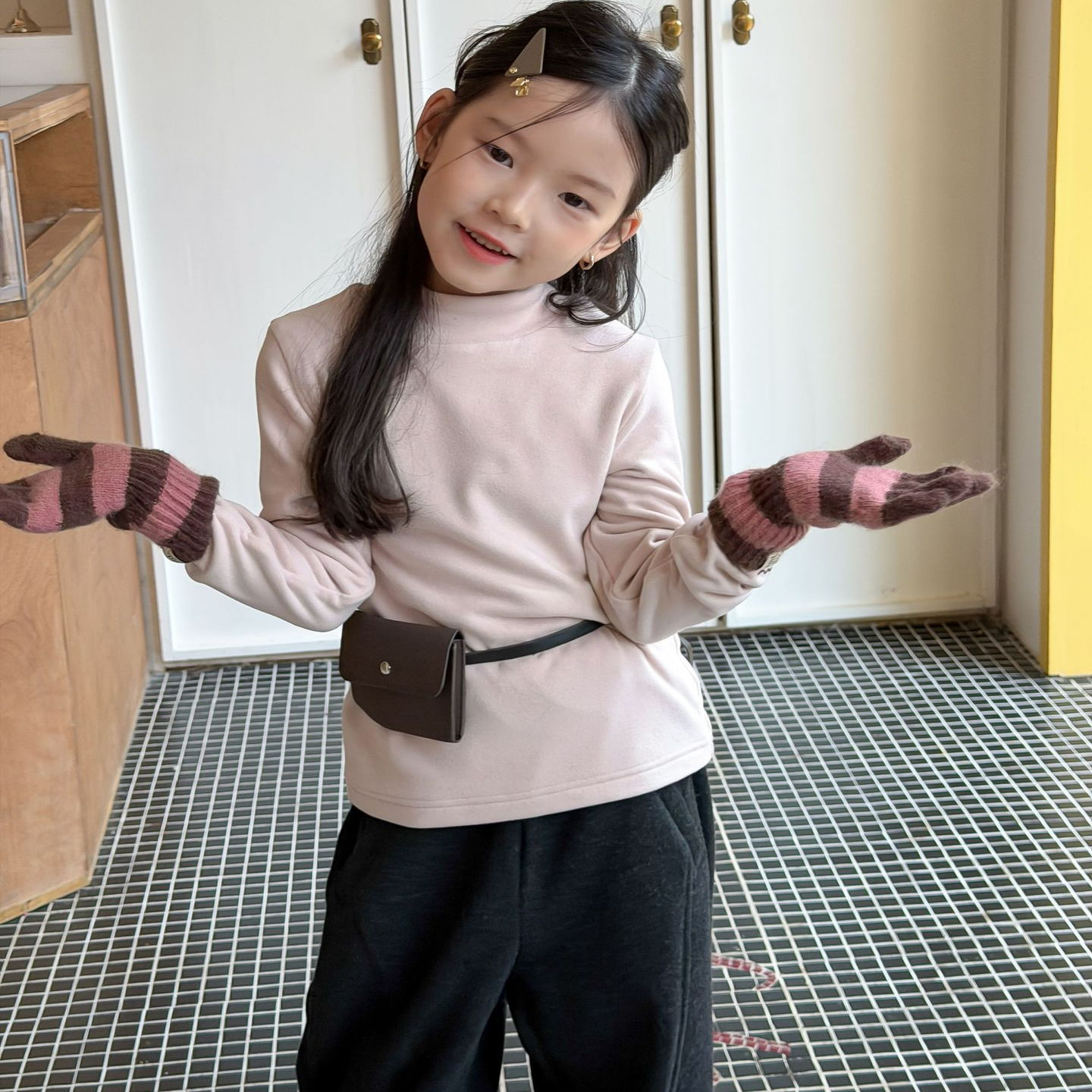 【冬装88折上新】男女童慕斯烯暖绒发热中领打底衫上衣 25K036