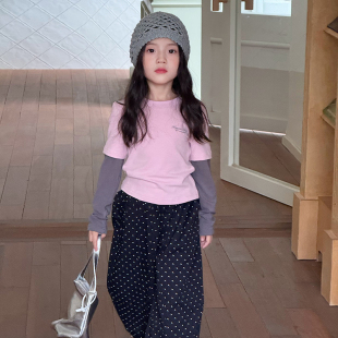 Yumi妈儿童秋装 女童印花辣妹T恤25F049 假两件撞色字母打底衫