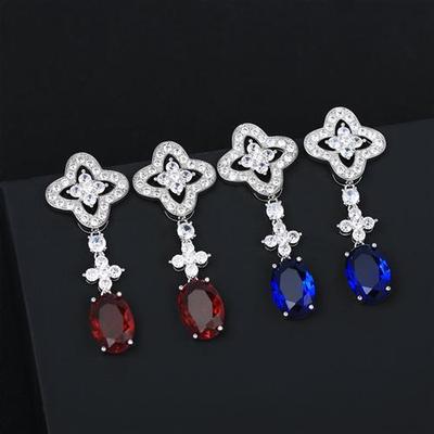 Floral teardrop-shaped earrings