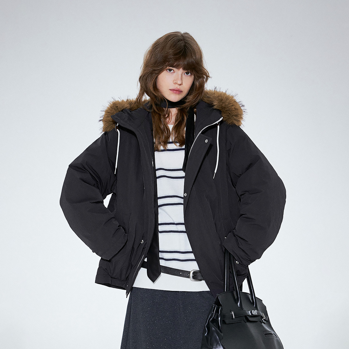 略宽松版；抽绳连帽；可拆卸环保皮草毛领