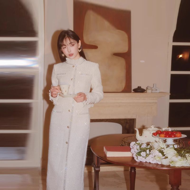 精致珍珠装饰千金小香风长款收腰连衣裙女气质 2024秋冬季新品