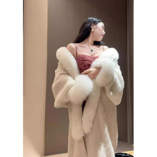 秋冬披肩毛领外套女甜美气质纯色斗篷大衣慵懒名媛风2024