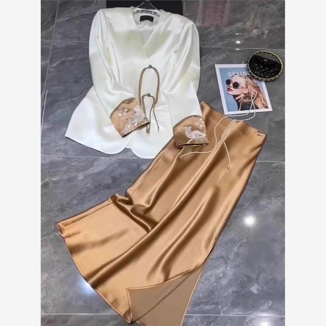 新中式女装中国风今年流行漂亮白色醋酸连衣裙子套装春装2024新款