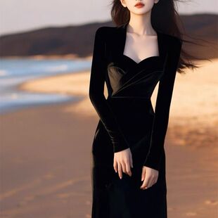 加绒加厚冬季御姐风情万种轻奢高级感上流社会气质黑色丝绒连衣裙