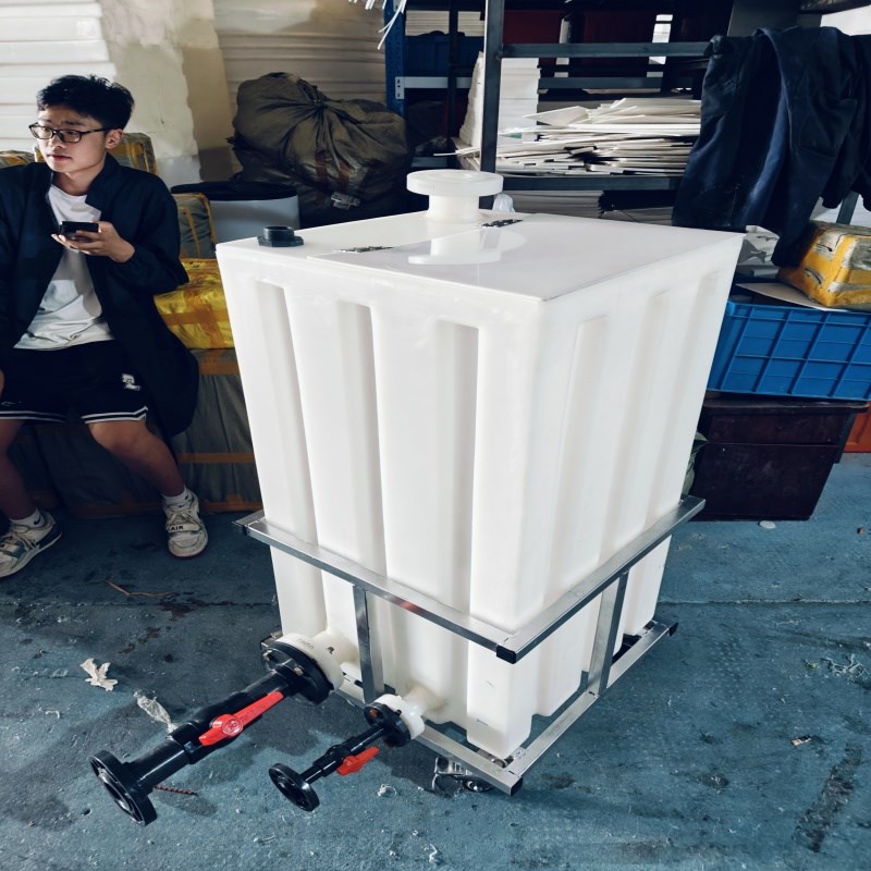 特大号养鱼e困水换水桶立式翻盖塑料水箱家用储水缸食品周转储存