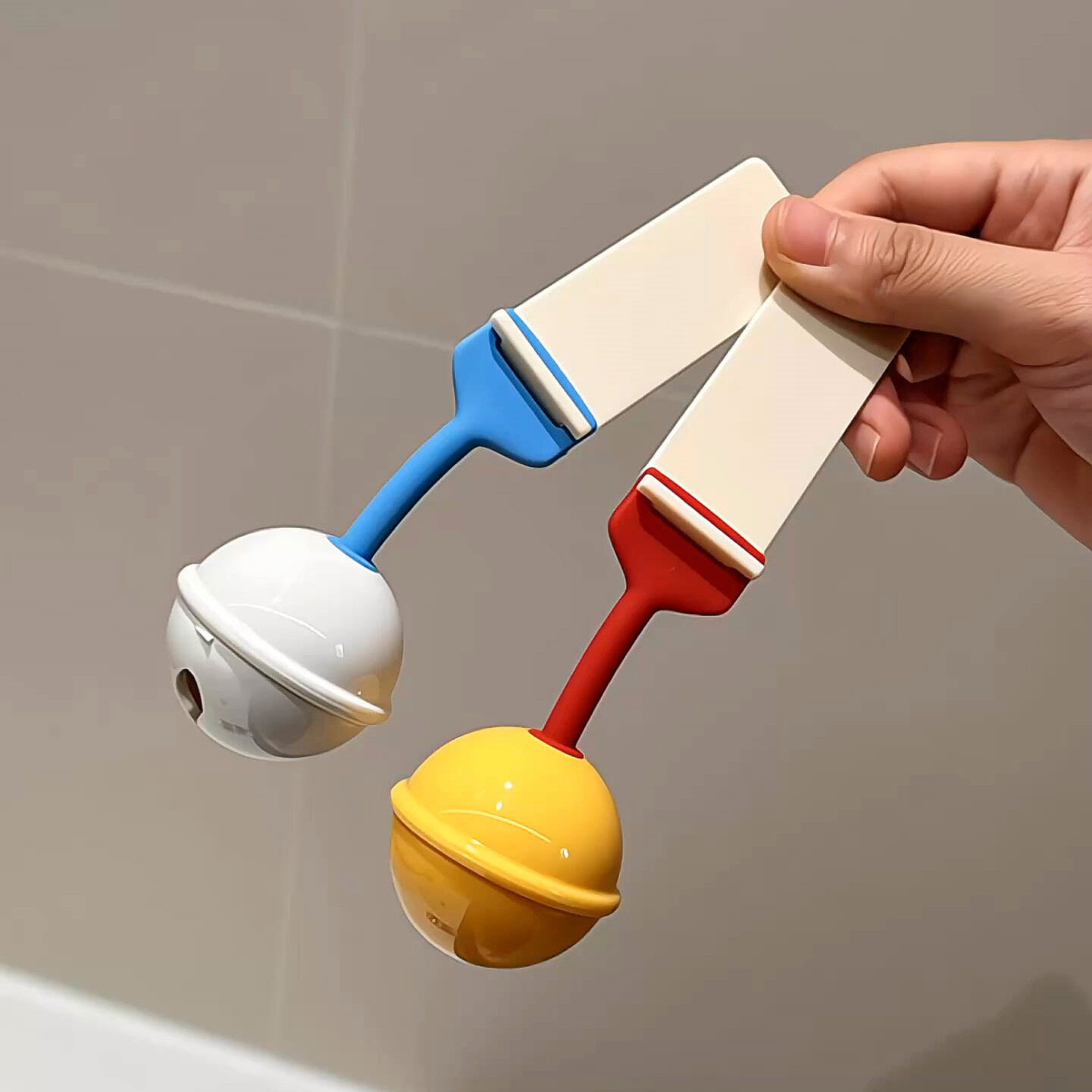 马桶提盖器家用厕所香薰不脏手