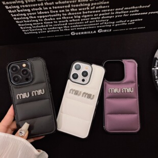 新款潮牌羽绒服m家闪钻适用苹果15promax手机壳iPhone14布面13pro女款12全包11防摔软边保护套高级感个性奢华