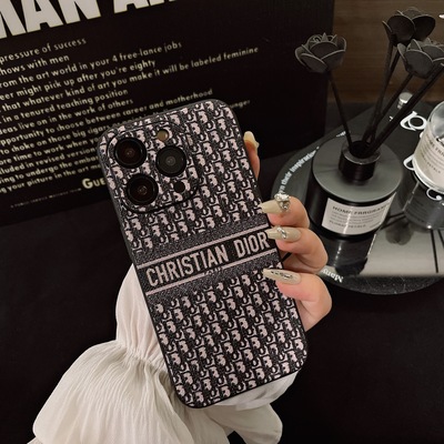 新款17潮牌D家经典英文字母air适用苹果16promax手机壳iPhone15皮质14pro男女13全包12防摔11软保护套高级感