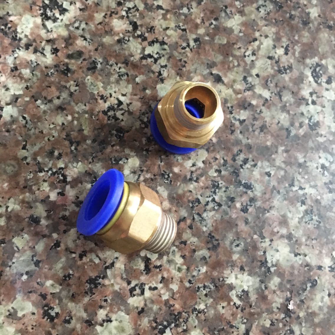 接头类两分牙外金属气动