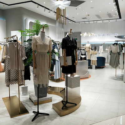 服装店设计参考图店铺装修图片卖场实景效果图服饰商铺装修素材图