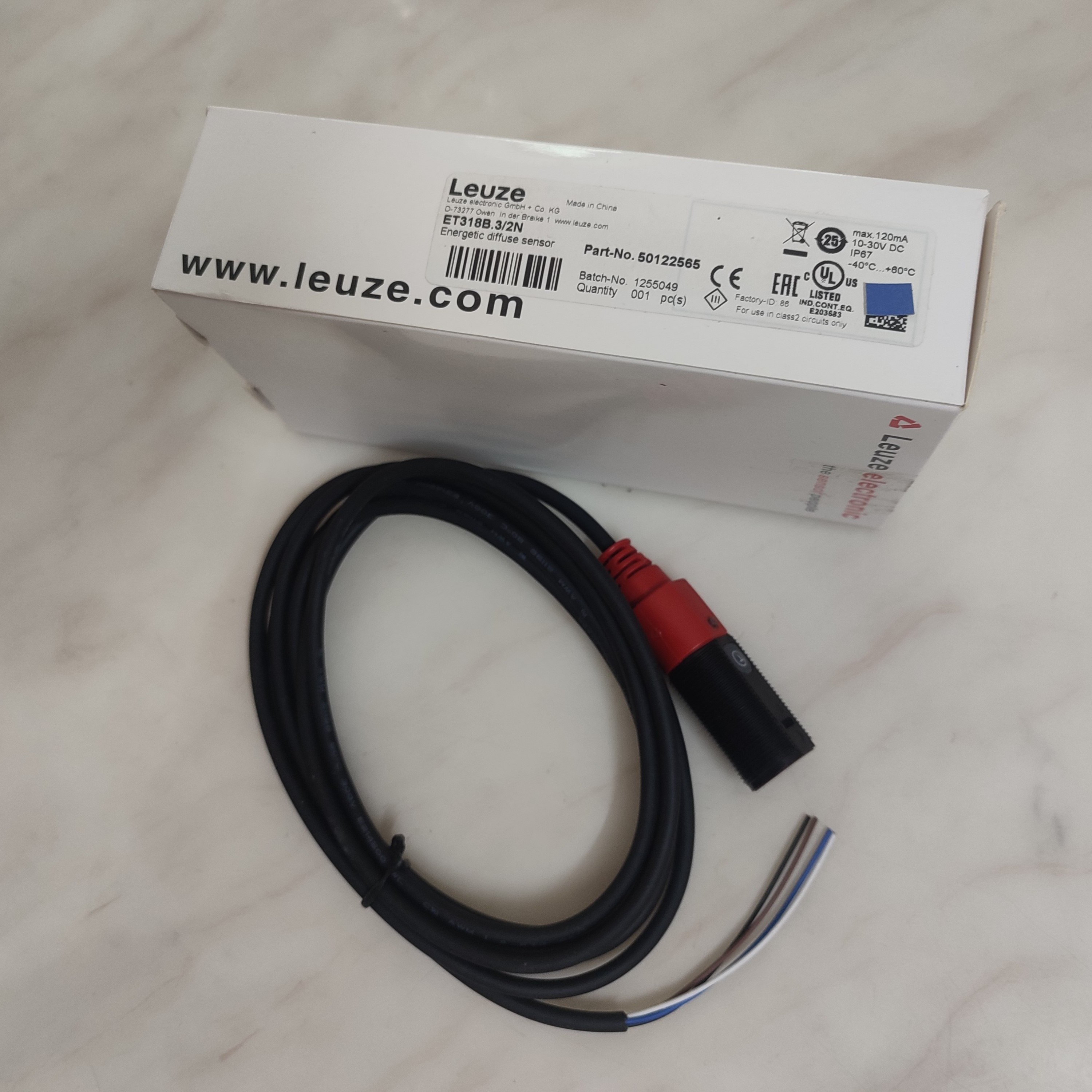 议价ET318B.3/2N 4P圆柱光电开关50122563 50122565