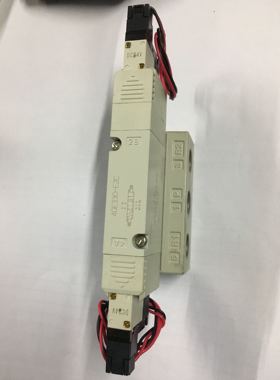 CKD电磁阀4GB/4GE339/330-08-E2C-3全新真品DC24VAC110秒发货