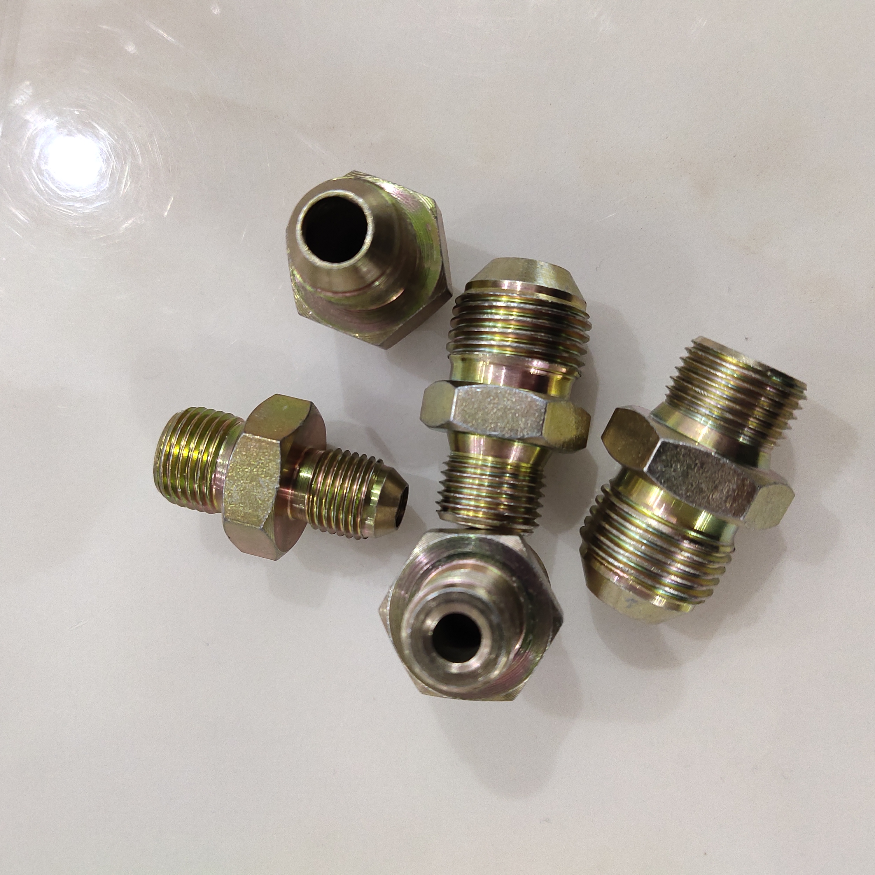 美标双外丝转牙型扩口变