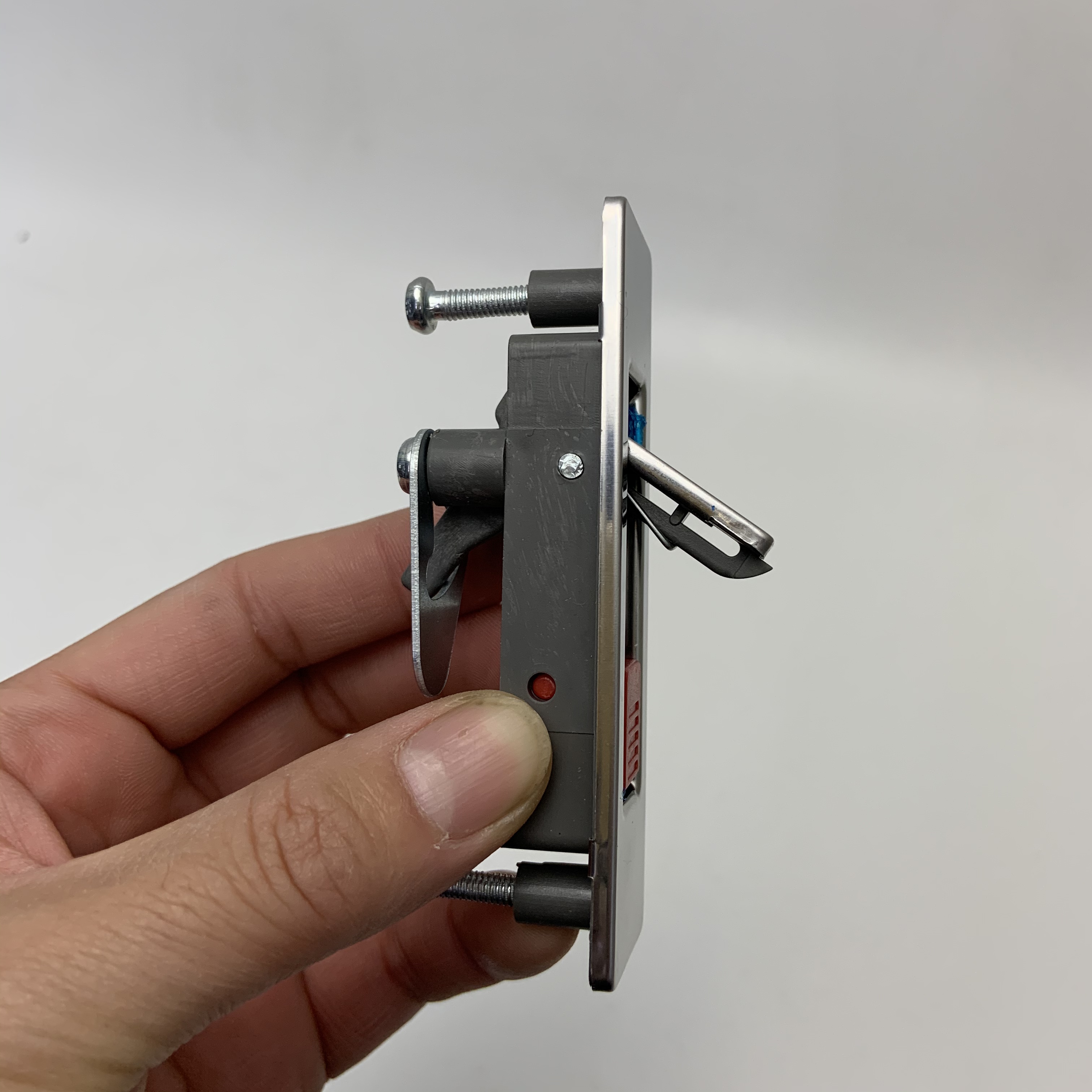 消防箱栓电器柜锁按钮弹