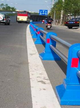 不锈钢复合管道路护栏蓝色人车分流市政马路护栏机非隔离人行厂家