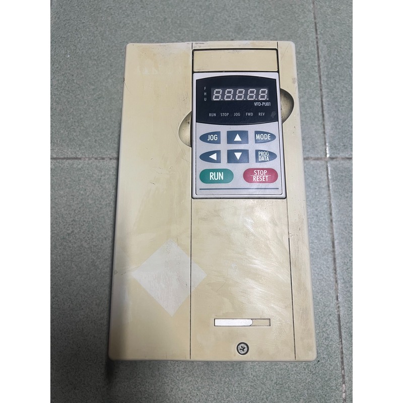 询价台达变频器2.2kw单相输入VFD022B21A，二手包好，议价