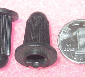 塑料黑色旋钮：&phi;10&times;22，适合半圆柄电位器使用