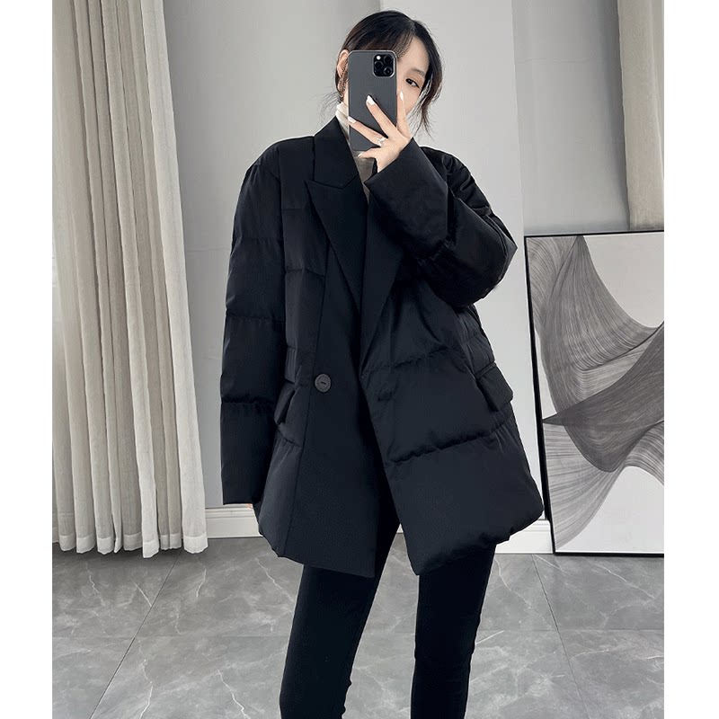 黑色设计感羽绒棉服女202