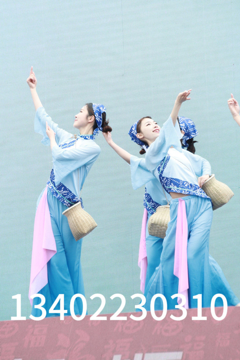 2024春晚采茶舞曲秧歌服