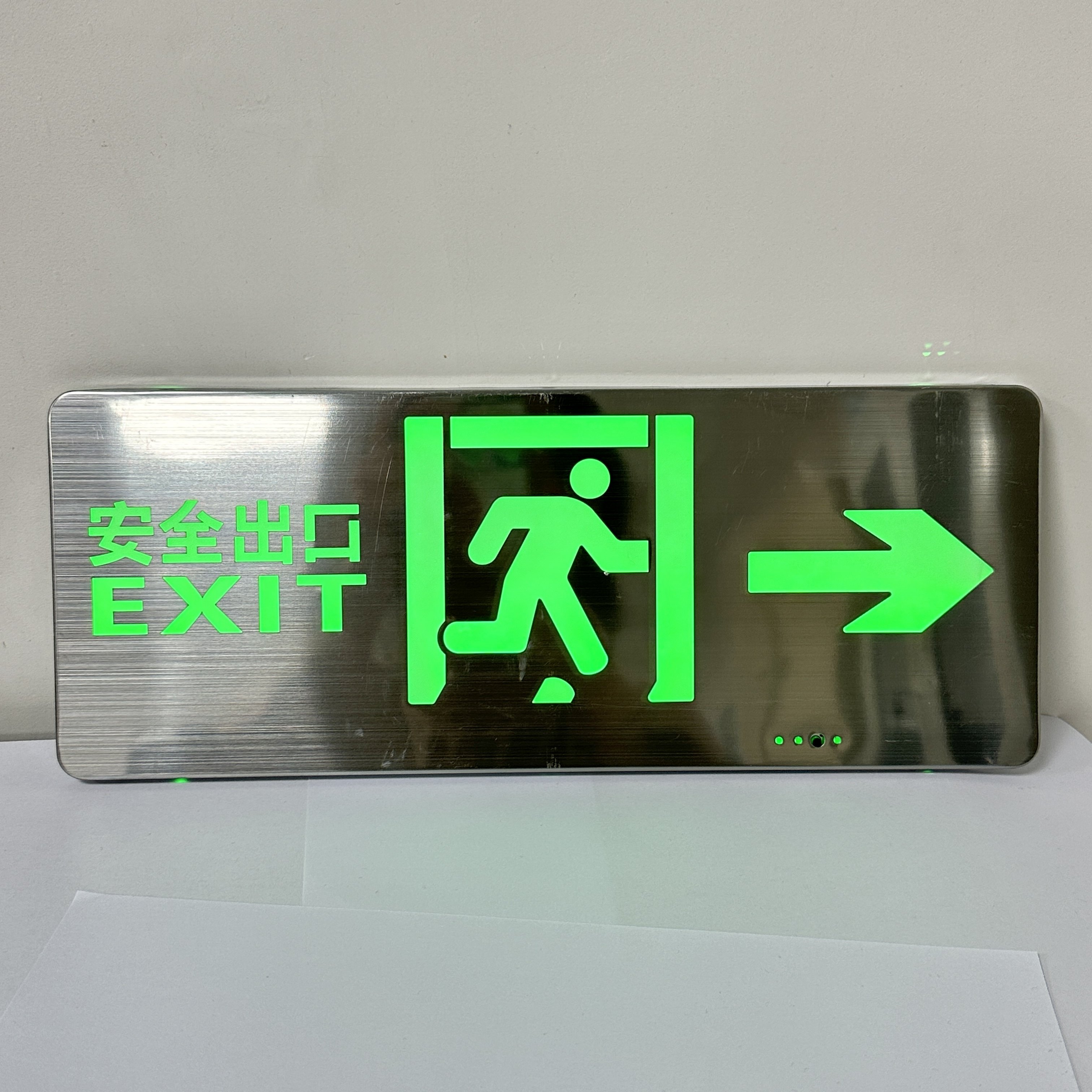 不锈钢明装薄款安全出口