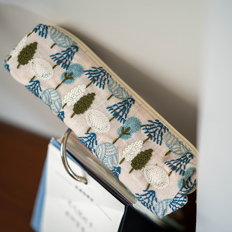 文艺棉麻布艺刺绣小树笔袋森系少女可爱手工文具收纳拉链袋