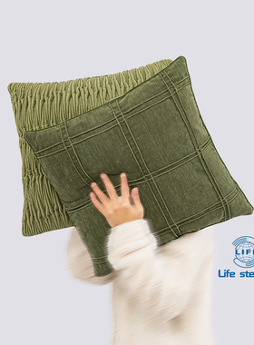 Light Luxury Green Home Sofa Throwing Pillow with Soft Decor