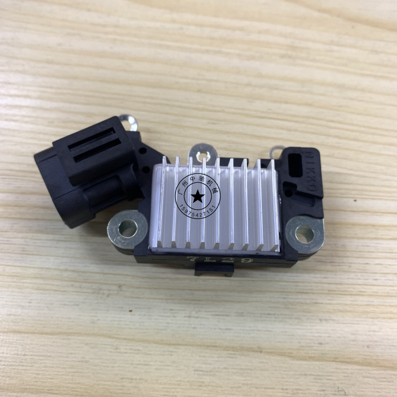 （议价）五十铃6WG1 CYH 24V60A发电机调节器 035719-0330 日本NI