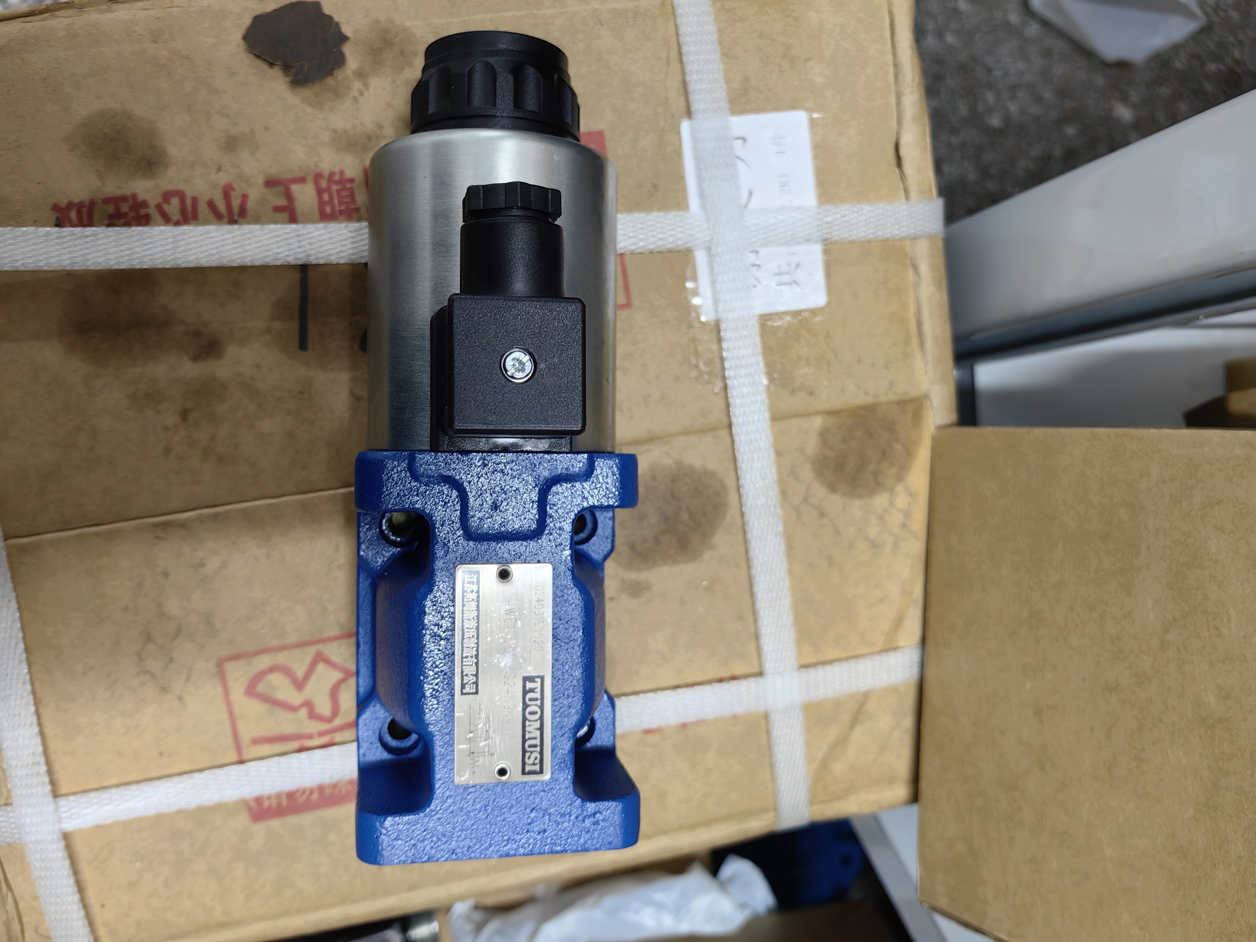 4WE10D50/HG24N9K4/M 4WE10C50/EG24N9K4 10Y液压阀