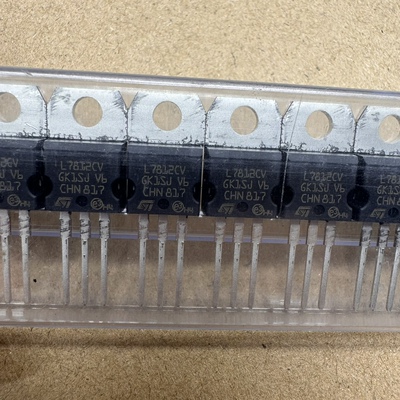 L7812CV三端稳压器7812 TO-220进口ST原装三极管厚片1.5A 12V芯片