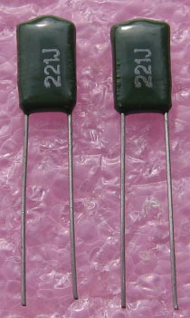 全新 220P100V薄膜电容 立式 脚距5mm