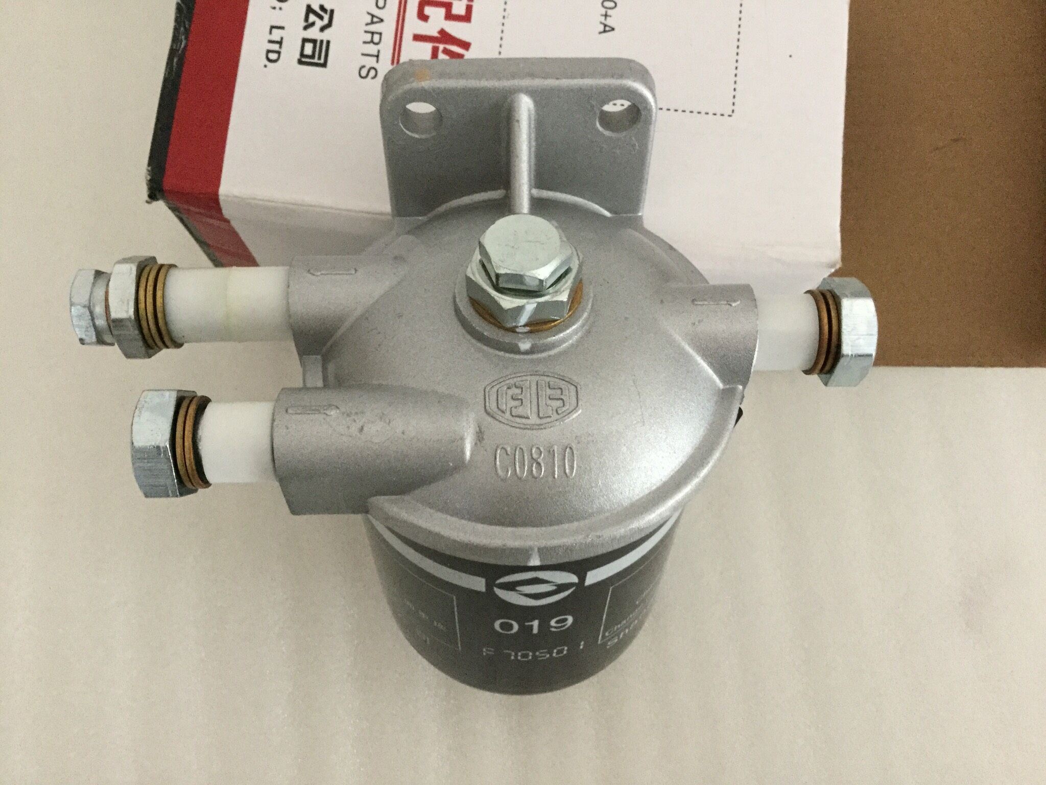 柴油滤清器上发电机芯正