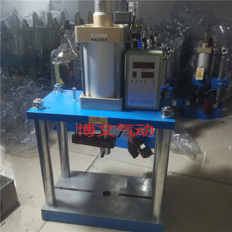 四柱气动压力机床吨轴承