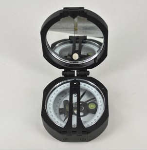 哈尔滨型地质罗盘仪指南