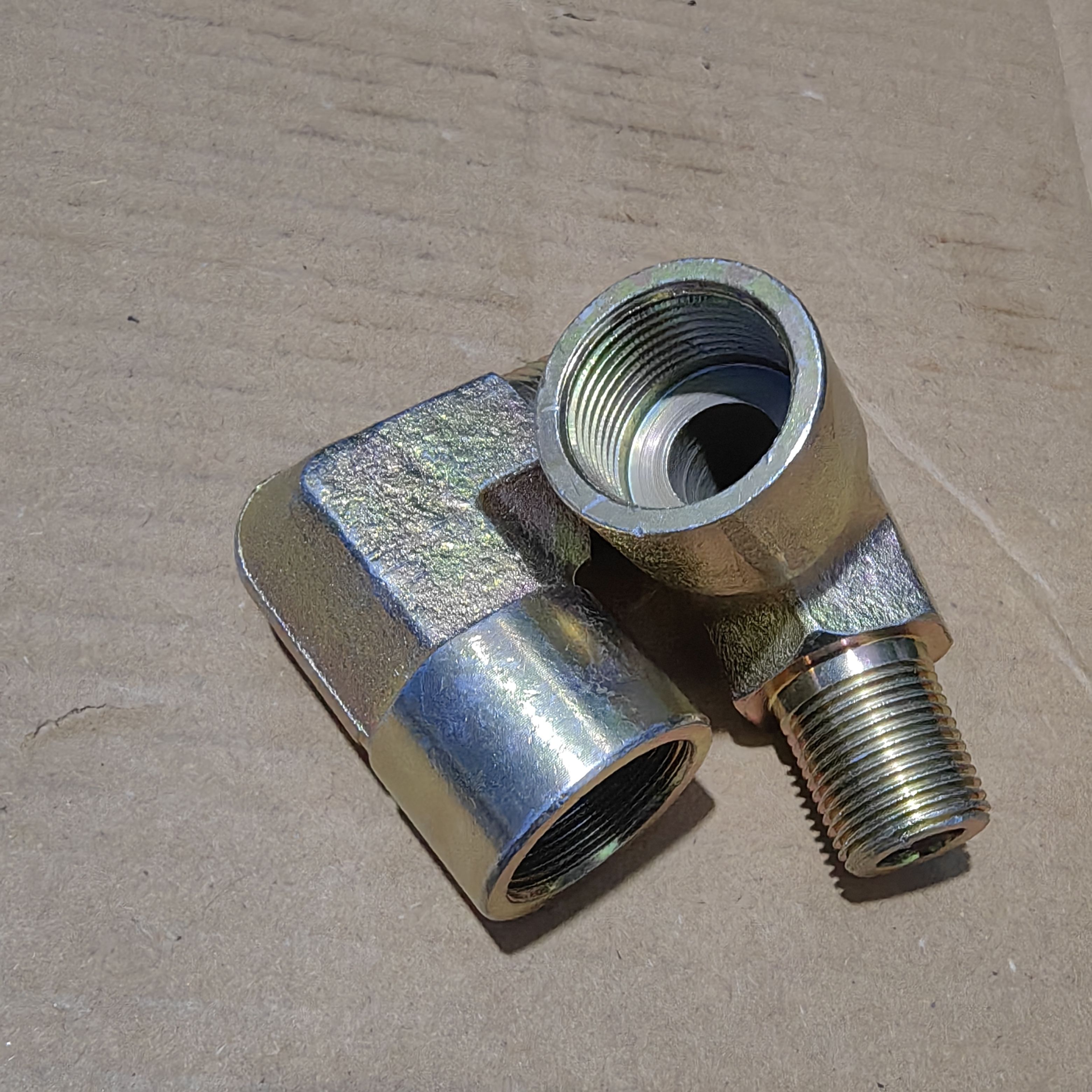 弯头外丝转内压力表接高