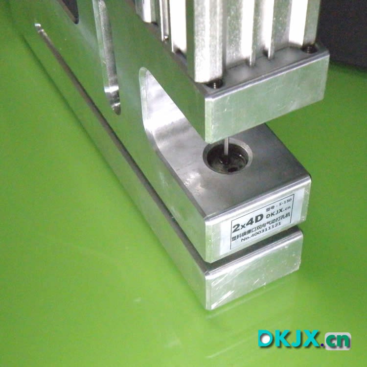 双向撕口孔过料塑袋气动