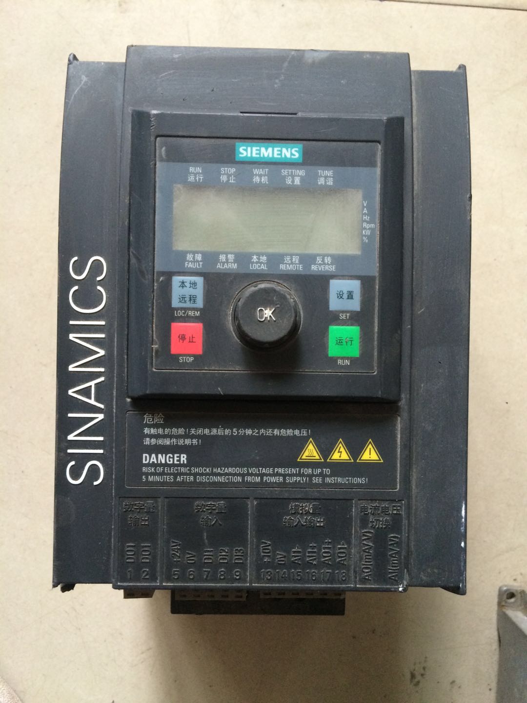 议价直拍不发：V10 0.75KW 380V 6SL3217-0CE17-5UA0