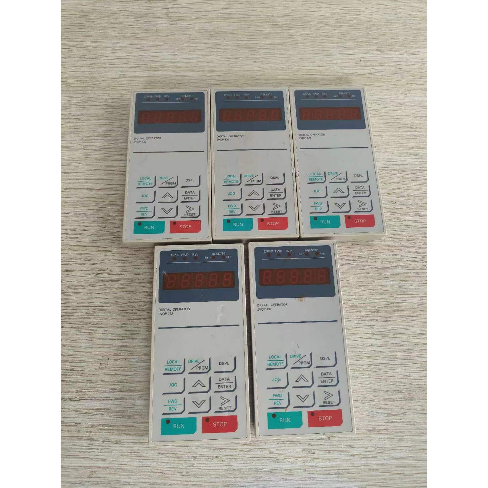 询价安川变频器JVOP-132操作器面板适应616p5 616G5 676GL5系列变