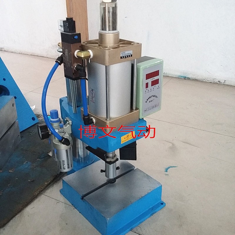 型气动压床小台式单柱八