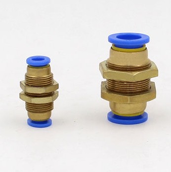 对接隔板串直通快插头气