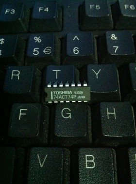 HD74ACT245P 74ACT245 DIP-20 驱动收发器IC 全新原装