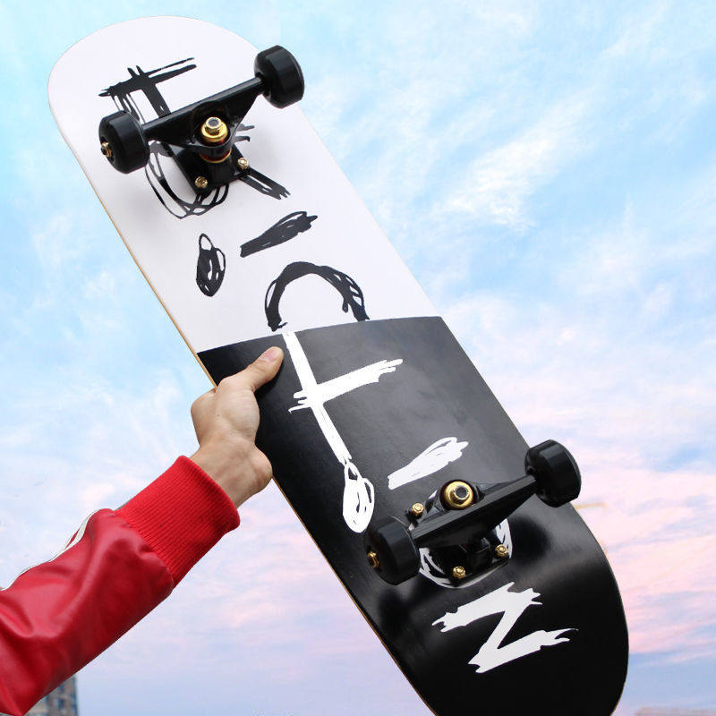 滑板初学者5-18岁四轮双翘板儿童滑板车四轮宝宝初学闪光四轮滑板